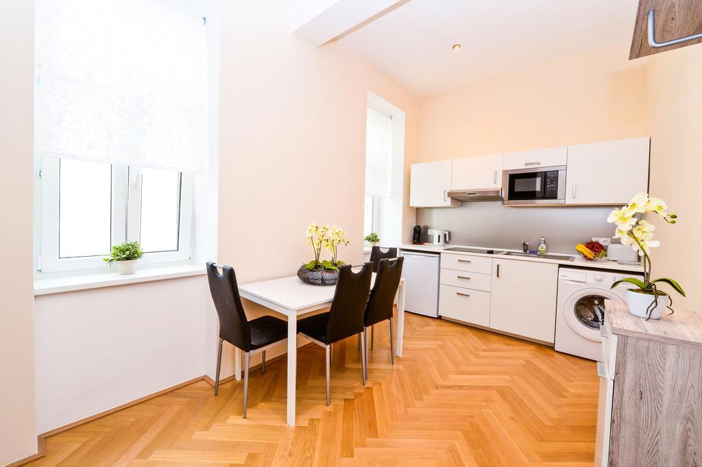 Galerie 18 Apartments Виена Екстериор снимка